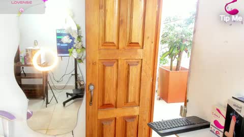 Snapshot of sofia_gold_ chatting on April 2026 03:45:01 PM sofia online show from April 2026 03:45:01 PM