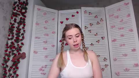 Sofia here online show from November 2025 12:10:01 AM