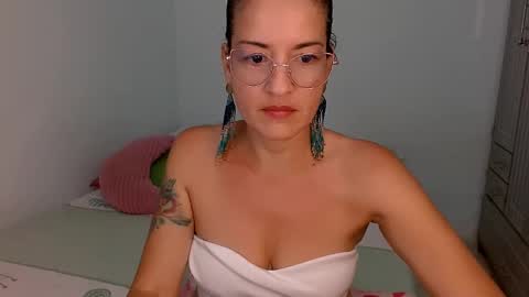 Sofia  online show from February 2026 10:50:01 PM