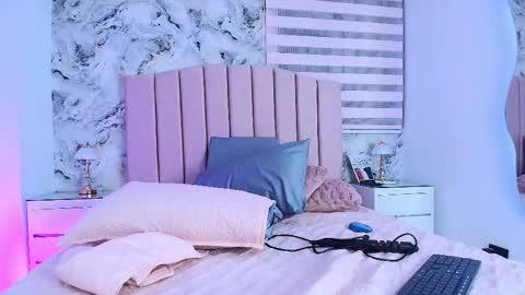 Sofia online show from November 2025 03:07:01 AM