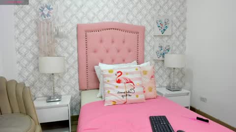 Snapshot of sofia_martinez9 chatting on April 2026 07:22:01 PM sofia_martinez9 online show from April 2026 07:22:01 PM