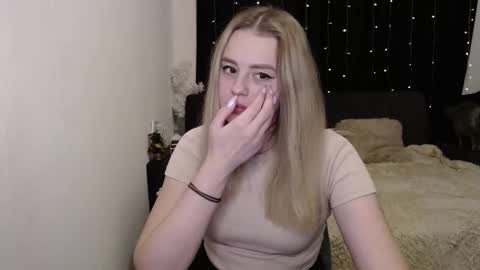 sofia_rosemary online show from December 2024 01:00:01 PM