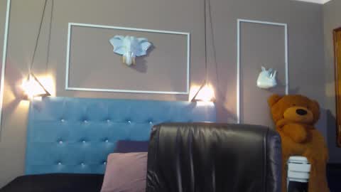 Sofa online show from November 2025 11:21:01 AM