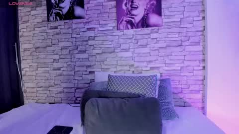 sofiaalarson online show from March 2026 03:23:01 AM