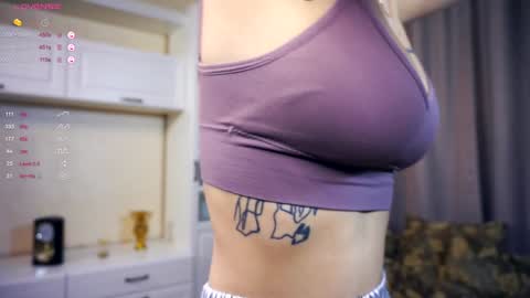 Snapshot of sofiabruno chatting on December 2024 05:39:01 AM Hi My name is Sofia Welcome to my room Please thumbs up - its important online show from December 2024 05:39:01 AM