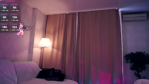 Snapshot of sofiabruno chatting on March 2025 08:34:01 AM Hi My name is Sofia Welcome to my room Please thumbs up - its important online show from March 2025 08:34:01 AM