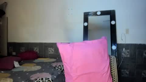 Snapshot of sofiacandy17 chatting on January 2025 08:54:01 PM Danna Sofia online show from January 2025 08:54:01 PM