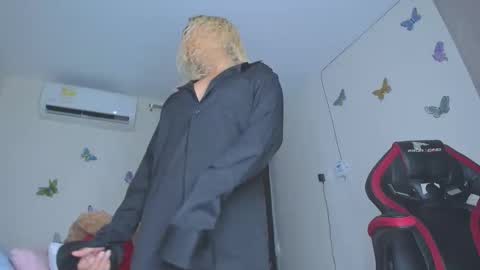 sofiacastillo01 online show from November 2025 01:22:02 PM