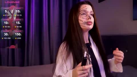 Sofia online show from October 2025 01:37:01 PM