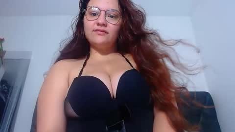 sofiamooon_ online show from February 2026 03:37:02 AM
