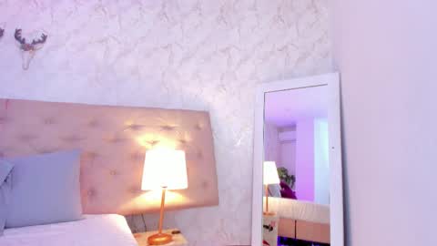 Snapshot of sofiareyees chatting on November 2025 01:55:01 PM SofiaReyees online show from November 2025 01:55:01 PM