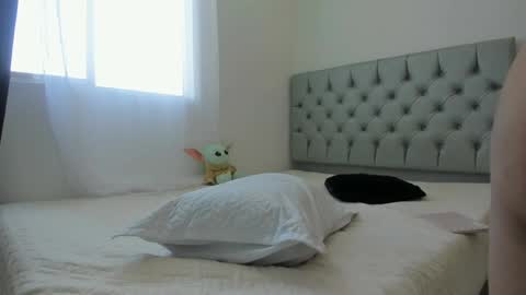 SOFIA independent model  online show from January 2025 05:55:01 PM