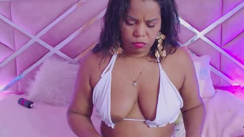 Sofia online show from December 2025 09:46:02 PM