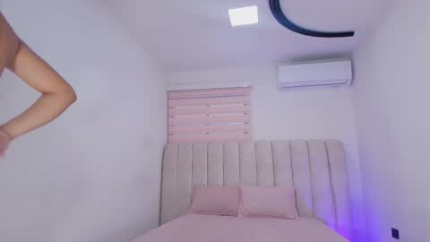 Sofia Velez  online show from February 2026 12:48:02 PM