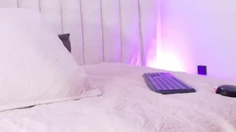 Sofia Velez  online show from February 2026 12:06:02 PM