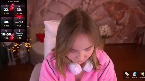 Sofie online show from January 2025 09:02:01 PM