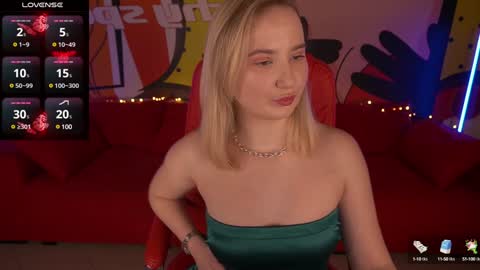 Sofie online show from February 2025 09:13:01 PM