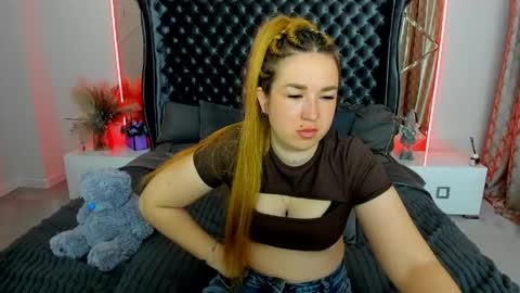 sofii_darling online show from April 2026 05:00:02 AM