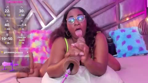 Snapshot of sofii_hill chatting on February 2025 12:39:01 PM KELLY-HILL online show from February 2025 12:39:01 PM