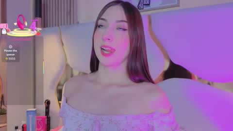 sofii_jones online show from November 2025 06:51:02 PM