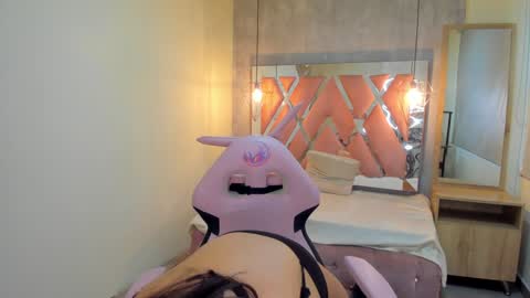 Snapshot of sofii_miller_ chatting on December 2024 07:05:02 PM online show from December 2024 07:05:02 PM