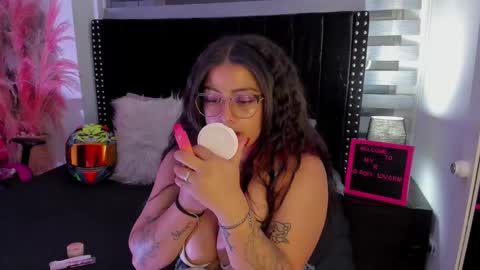 Sofia online show from February 2025 09:58:01 AM