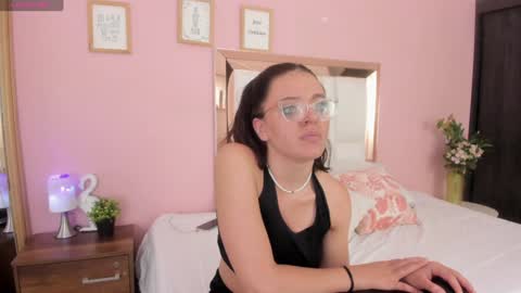 Snapshot of sofiiagudelo chatting on February 2025 07:59:01 AM Sofi agudelo online show from February 2025 07:59:01 AM