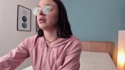 Snapshot of sofiiagudelo chatting on February 2025 12:27:02 AM Sofi agudelo online show from February 2025 12:27:02 AM