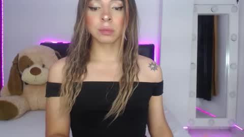 Snapshot of sofiievans_ chatting on October 2025 08:51:02 PM   online show from October 2025 08:51:02 PM