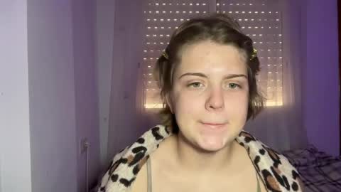 Snapshot of softari chatting on April 2026 02:15:01 PM Ilisabet online show from April 2026 02:15:01 PM