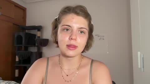 Snapshot of softari chatting on April 2026 01:19:01 PM Ilisabet online show from April 2026 01:19:01 PM