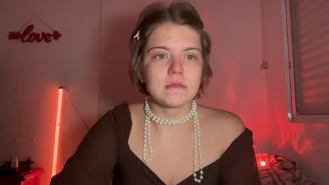 Snapshot of softari chatting on April 2026 10:20:02 AM Ilisabet online show from April 2026 10:20:02 AM