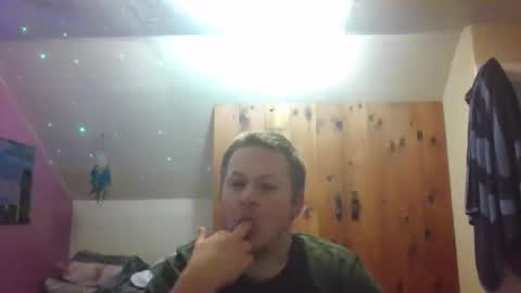 Snapshot of softbakedaftrdrk chatting on January 2026 04:27:02 AM softbakedaftrdrk online show from January 2026 04:27:02 AM