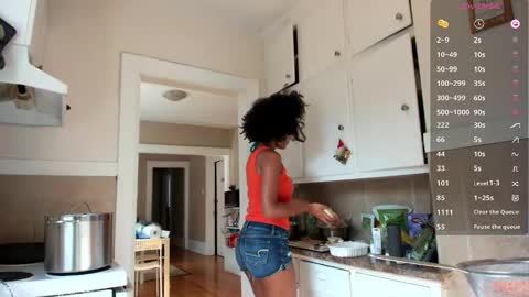 Chloe Kiwi online show from September 2025 06:40:01 PM