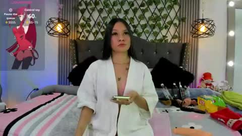 Snapshot of softdesire_ chatting on July 2026 04:30:02 AM SoftDesire online show from July 2026 04:30:02 AM
