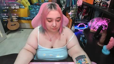 Sofie online show from October 2025 03:17:01 AM