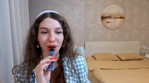 Kelly online show from February 2026 06:18:01 PM