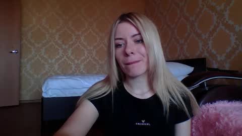 softy_aura online show from May 2026 07:14:02 AM