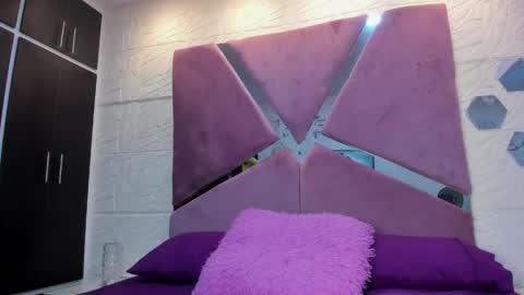 Snapshot of sol_angel_7 chatting on April 2026 05:30:01 PM SOL ANGEL online show from April 2026 05:30:01 PM