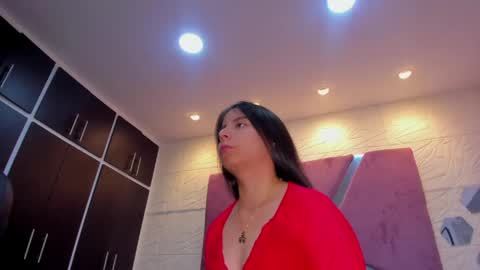 Snapshot of sol_angel_7 chatting on May 2026 04:25:02 PM SOL ANGEL online show from May 2026 04:25:02 PM
