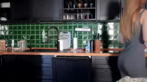 Snapshot of solar_bella chatting on March 2026 03:01:01 AM Bella online show from March 2026 03:01:01 AM