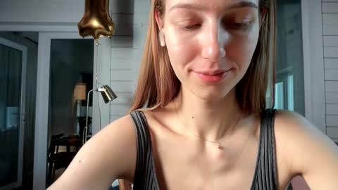 Snapshot of solar_bella chatting on March 2026 03:06:02 PM Bella online show from March 2026 03:06:02 PM