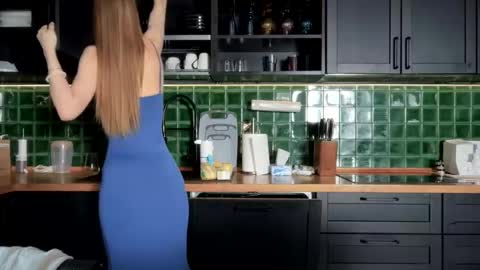 Snapshot of solar_bella chatting on March 2026 04:59:02 AM Bella online show from March 2026 04:59:02 AM