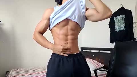 Snapshot of solorizo chatting on March 2026 09:32:02 PM Hi Im Weller Check my Bio online show from March 2026 09:32:02 PM