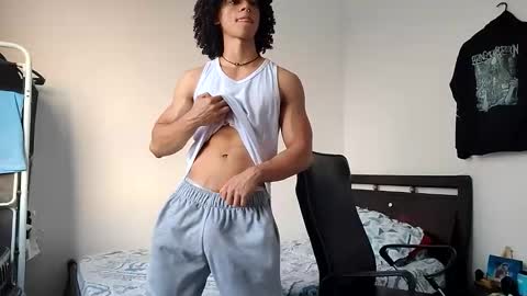 Snapshot of solorizo chatting on March 2026 10:58:02 PM Hi Im Weller Check my Bio online show from March 2026 10:58:02 PM