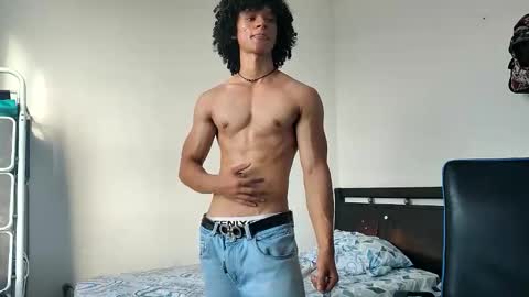 Snapshot of solorizo chatting on April 2026 09:39:33 PM Hi Im Weller Check my Bio online show from April 2026 09:39:33 PM