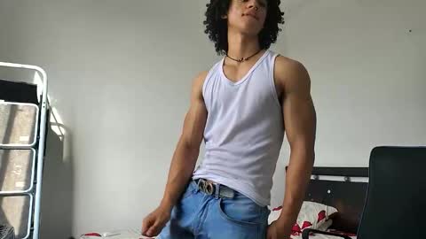 Snapshot of solorizo chatting on April 2026 09:05:01 PM Hi Im Weller Check my Bio online show from April 2026 09:05:01 PM