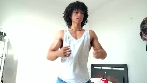 Snapshot of solorizo chatting on May 2026 09:31:01 PM Hi Im Weller Check my Bio online show from May 2026 09:31:01 PM