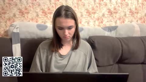 Hello My name is Jane  im new model here and little but shy but curious. online show from November 2025 07:59:02 PM