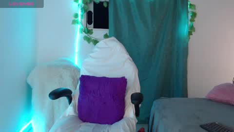 Snapshot of sommerray_99 chatting on December 2024 03:30:01 AM sommer Ray online show from December 2024 03:30:01 AM